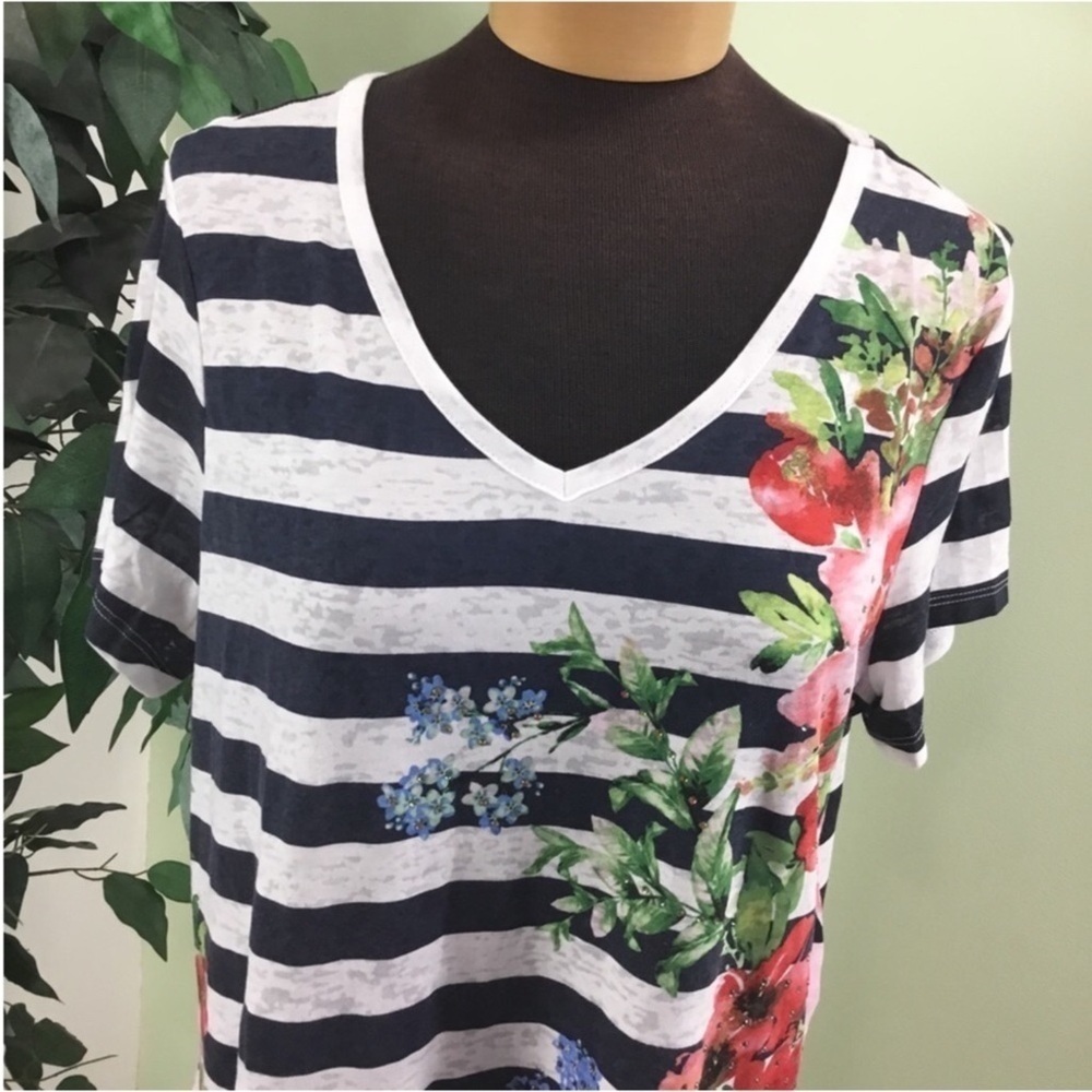 DG2 Diane Gilman floral embellished burnout short sleeve tee Woman’s L - Picture 15 of 16